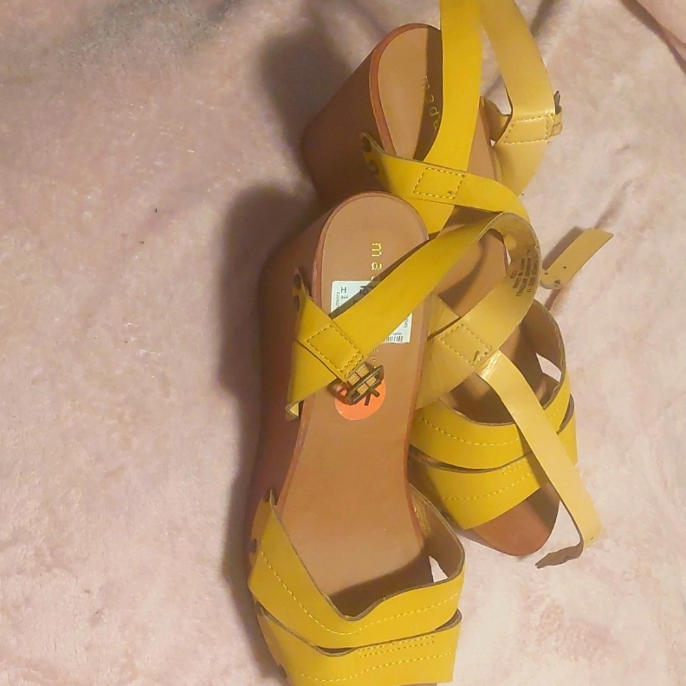 Size 11 shoe.